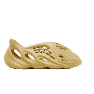 Yeezy foam runner color:SULFUR